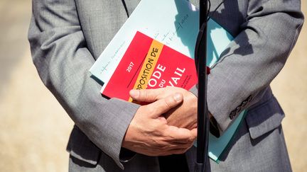 Philippe Martinez, le numéro un de la CGT, en marge de la consultation avec Emmanuel Macron sur la réforme du Code du travail, le 23 mai 2017, à l'Elysée. (MAXPPP)