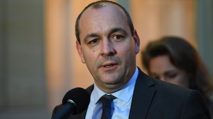 Le leader de la CFDT, Laurent Berger, s'exprime dans la cour de Matignon, à Paris, le 25 novembre 2019. (ERIC FEFERBERG / AFP)