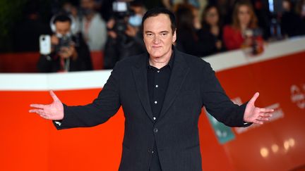 Le cinéaste Quentin Tarantino sur le tapis rouge du Festival international du film de Rome (Italie), le 19 octobre 2021. (MASSIMO INSABATO / MONDADORI PORTFOLIO / GETTY IMAGES)