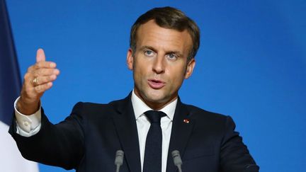 Crise sanitaire : Emmanuel Macron contraint de reprendre la main