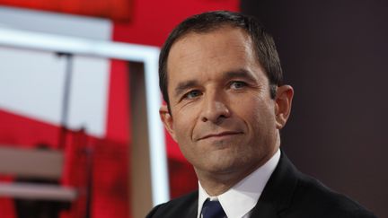 Benoît Hamon, le 8 décembre lors de "L'Emission politique" sur France 2. (FRANCOIS GUILLOT / AFP)