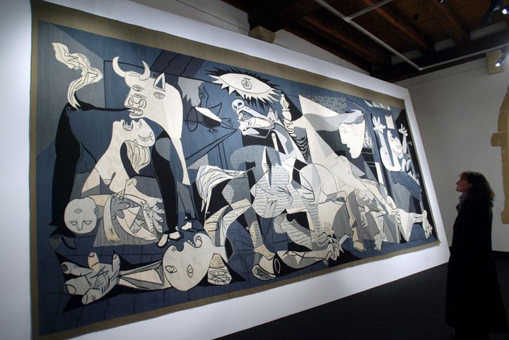 Il n'existe que trois exemplaires de cette reproduction de "Guernica" en laine tissée réalisée à la demande de Picasso. L’une d’elles appartient au musée Unterlinden de Colmar.
 (PHOTOPQR/L&#039;ALSACE)