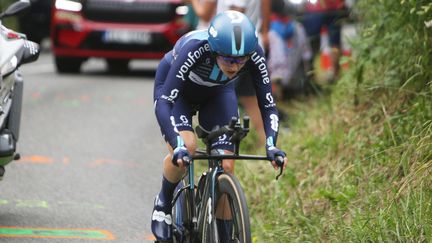 Juliette Labous sur le contre-la-montre de la huitième étape du Tour de France femmes 2023, autour de Pau, le 30 juillet 2023. (AFP)