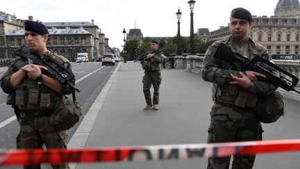 Le quartier de la préfecture de Paris bouclé après l'attaque au couteau du 3 octobre 2019. (BERTRAND GUAY / AFP)