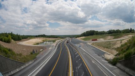 Le viaduc de l'A85, près de&nbsp;Langeais (Indre-et-Loire), le 12 juillet 2018.&nbsp; (GUILLAUME SOUVANT / AFP)