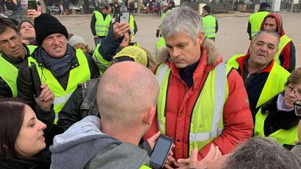 Laurent Wauquiez lors d'un rassemblement des gilets jaunes au Puy-en-Velay (Haute-Loire), le 24 novembre 2018. Photo reproduite avec l'autorisation de La Commère 43. (LA COMMERE 43)