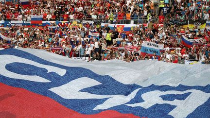 Les supporters russes dans le stade Vélodrome (VALERY HACHE / AFP)