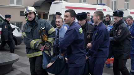 Explosion dans le métro de Saint-Pétersbourg : la piste de l'acte terroriste privilégiée