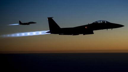 &nbsp; (Un F15 américain en mission contre Daech © REUTERS | US Air Force)