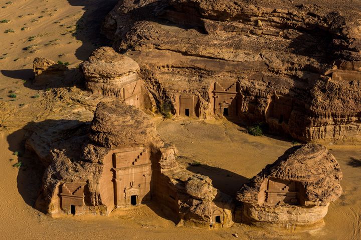 Tombeaux nabatéens, AlUla&nbsp; (© Yann Arthus-Bertrand, Hope Production)