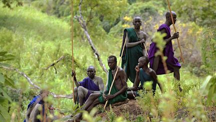 Les garçons Suri préfèrent aller étudier dans les grandes villes et quand ils reviennent dans leurs villages, ils ne veulent plus combattre pour l’honneur ou pour trouver leur future épouse. (Carl de Souza / AFP)