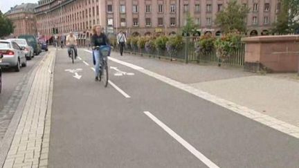  (© Plus il y a de cylistes, plus les maires aménagent la ville à leur intention et... plus il y a de cyclistes (ici, à Strasbourg))