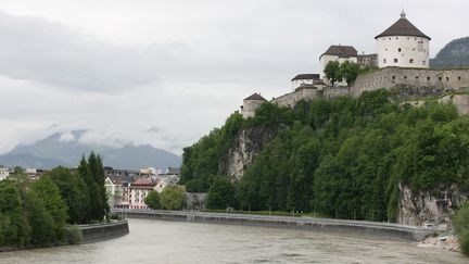 L'Inn, &agrave; Kufstein (Autriche),&nbsp;o&ugrave; le corps de la jeune femme de 20 ans, qui habitait la ville depuis quelques mois, a &eacute;t&eacute; retrouv&eacute; le 12 janvier 2014.&nbsp; (PIERRE TEYSSOT / AFP)