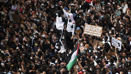 La manifestation contre le racisme et les violences policières du 13 juin 2020 a réuni quelque 15 000 personnes place de la République à Paris. (ANNE-CHRISTINE POUJOULAT / AFP)