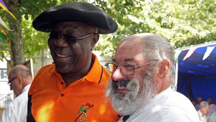 Le musicien saxophoniste, Manu Dibango à la fete du chausson aux pommes&nbsp;à Saint-Calais (OLIVIER BLIN / MAXPPP)