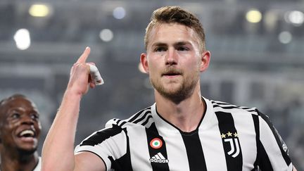 Le défenseur néerlandais Matthijs De Ligt, ici le 18 février 2022 sous les couleurs de la Juventus Turin, a signé mardi 19 juillet, avec le&nbsp;Bayern Munich pour cinq ans.&nbsp; (FILIPPO MONTEFORTE / AFP)