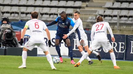 Le Paris FC et Ajaccio débuteront leur saison le 24 juillet lors du multiplex de Ligue 2 diffusé par Amazon. (STEPHANE VALADE / AFP)