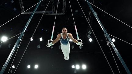 Le gymnaste français Samir Aït Saïd lors de la finale du concours des anneaux lors des Jeux olympiques de Paris, le 4 août 2024. (LIONEL BONAVENTURE / AFP)