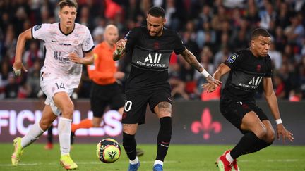 Neymar a beaucoup tenté face à Montpellier, le 25 septembre au Parc des Princes.&nbsp; (FRANCK FIFE / AFP)