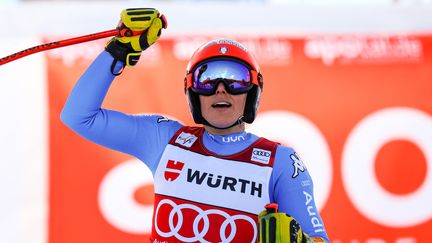 Federica Brignone, heureuse à l'arrivée du Super-G de Garmisch-Partenkirchen, le 30 janvier 2022. (KARL-JOSEF HILDENBRAND / DPA)