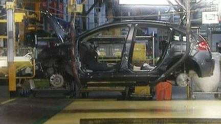 Dopée les mois précédents par le succès de la prime à la casse, la production dans l'automobile, a chuté de 5%.