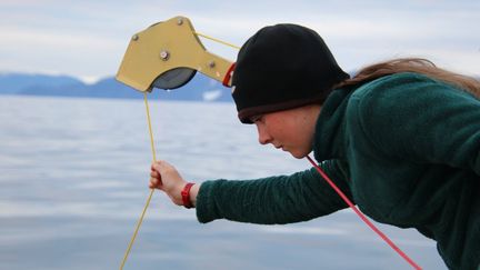 Léonie Brossier, 14 ans, mène des expéditions scientifiques l'été dans le Grand Nord du Canada, où elle vit sur le voilier Vagabond. (ERIC BROSSIER)