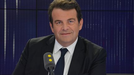 Thierry Solère, leader des Constructifs, député LR et questeur à l’Assemblée nationale. (JEAN-CHRISTOPHE BOURDILLAT / RADIO FRANCE)