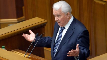 Leonid Kravtchouk, l'ancien pr&eacute;sident ukrainien (1991-1994), s'adresse au Parlement, le 29 janvier 2014 &agrave; Kiev (Ukraine). (SERGEI SUPINSKY / AFP)