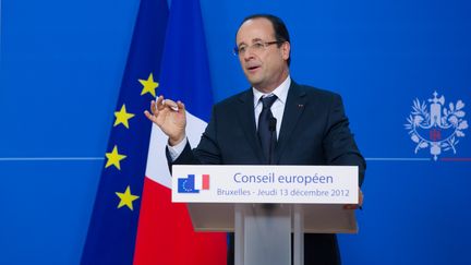 Fran&ccedil;ois Hollande lors d'une conf&eacute;rence de presse en marge du sommet europ&eacute;en, le 13 d&eacute;cembre 2012 &agrave; Bruxelles (Belgique). (BERTRAND LANGLOIS / AFP)