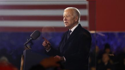 Le président américain, Joe Biden, lors d'un discours à Varsovie, en Pologne, le 21 février 2023. (WOJTEK RADWANSKI / AFP)