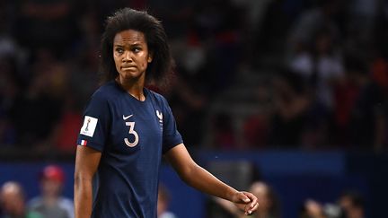 L'internationale française Wendie Renard lors de la Coupe du monde de football féminin, le 29 juin 2019. (FRANCK FIFE / AFP)