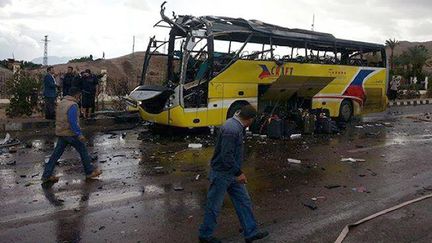 Une attentat &agrave; la bombe a vis&eacute; un bus de touristes, le 16 f&eacute;vrier 2014 pr&egrave;s de Taba, en Egypte. ( AFP )