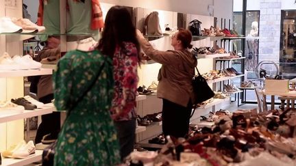 Consommation : les soldes d'été débutent mercredi 22 juin&nbsp;&nbsp; (FRANCE 2)