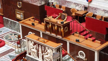 Le perchoir de l'hémicycle du Palais Bourbon, à Paris le 21 juin 2022. (JEAN-MARC LOOS / MAXPPP)