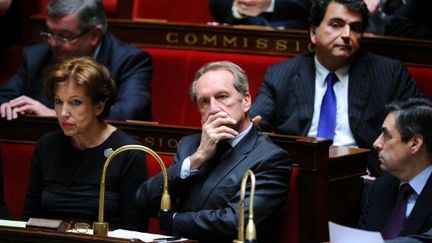 Gérard Longuet, aux côtés de François Fillon et Roselyne Bachelot (AFP PHOTO MARTIN BUREAU)