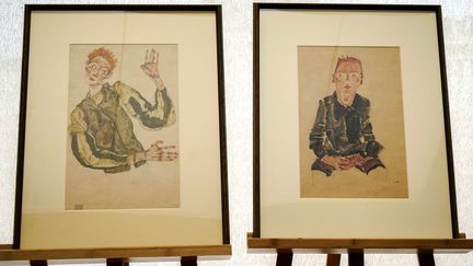 Deux dessins d'Egon Schiele rendus par le musée Leopold de Vienne à Eva Zirkl, l'héritièrede Karl Mayländer, un juif spolié par les nazis (7 avril 2016)
 (Joe Klamar / AFP )