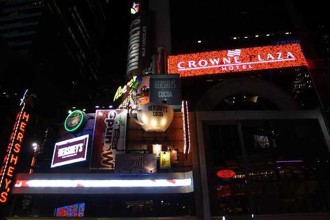 &nbsp; (Times Square de nuit © Photo : Emmanuel Langlois)