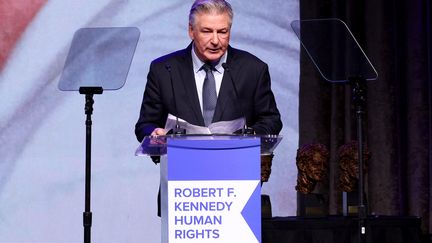 American comedian Alec Baldwin in New York (United States), December 6, 2023. (Mike Coppola / Getty Images North America / AFP)