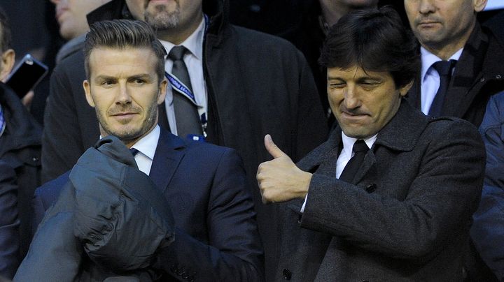 David Beckham (&agrave; droite) et Leonardo ont pass&eacute; une bonne soir&eacute;e lors de la victoire du PSG face &agrave; Valence, le 12 f&eacute;vrier 2013. (JOSEP LAGO / AFP)