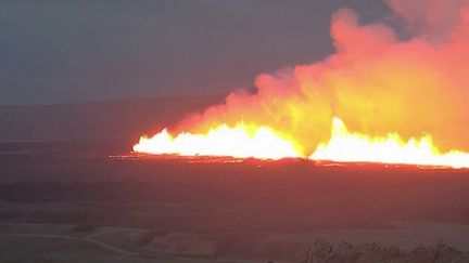 Islande : une impressionnante éruption volcanique (France 2)