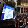 Les députés après l'adoption de l'inscription dans la Constitution de la "liberté garantie" d'avorter, le 30 janvier 2024. (EMMANUEL DUNAND / AFP)