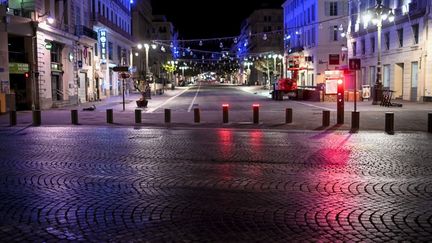 La Canebière plus calme que jamais à Marseille (Bouches-du-Rhône), le 17 octobre 2020.&nbsp; (CHRISTOPHE SIMON / AFP)