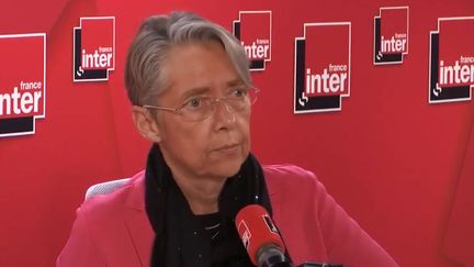 Élisabeth Borne, la&nbsp;ministre de la Transition écologique et solidaire, le 18 décembre 2019 sur France Inter. (FRANCEINFO / RADIO FRANCE)