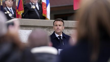 Emmnanuel Macron à Vassieux-en-Vercors (Drôme), le 16 avril 2024. (LAURENT CIPRIANI / POOL / AP POOL)