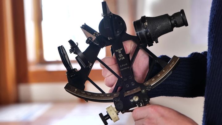 Sextant de fabrication allemande datant de la Seconde Guerre mondiale (France 3 Normandie)