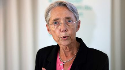 La Première ministre Elisabeth&nbsp;Borne, à Bois-Colombes (Hauts-de-Seine), le 23 juin 2022. (THOMAS COEX / AFP)