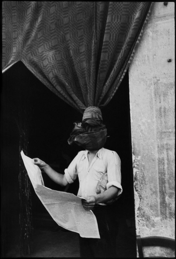 Livourne, Toscane, Italie, 1933. (HENRI CARTIER-BRESSON / MAGNUM PHOTOS, COURTESY FONDATION HENRI CARTIER-BRESSON)