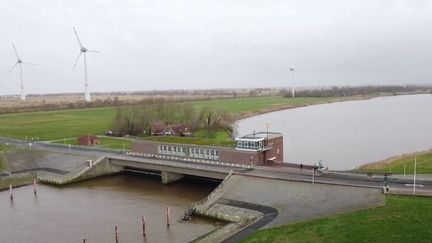 Allemagne : la montée des eaux menace le nord-ouest du pays