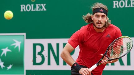 Le Grec Stéfanos Tsitsipas se qualifie pour les demi-finales à Monte-Carlo  (VALERY HACHE / AFP)