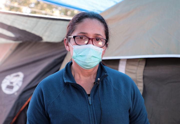 Aracely Mena Rodriguez, une femme migrante qui vient d'arriver au campement de la Plaza de las Americas à Reynosa (Mexique), le 29 novembre 2021. (VALENTINE PASQUESOONE / FRANCEINFO)